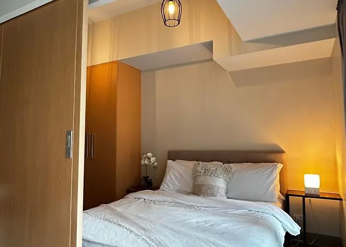 Uptown Parksuites Tower Two - Bgc Taguig, *